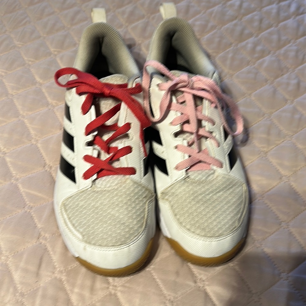Adidas indoors shoes  size 9 white with black striped logo needs new strings
